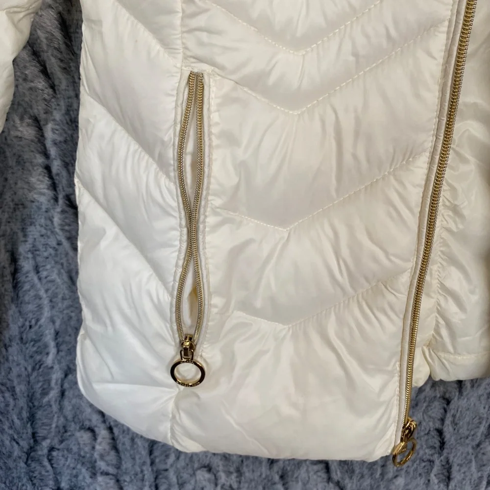 Michael Kors Packable Puffy Jacket, white, size XS - Picture 5 of 13